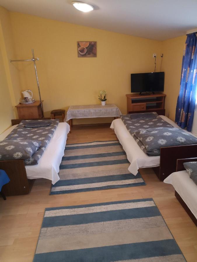 Zajazd Lesny Tuszyn Ruang foto
